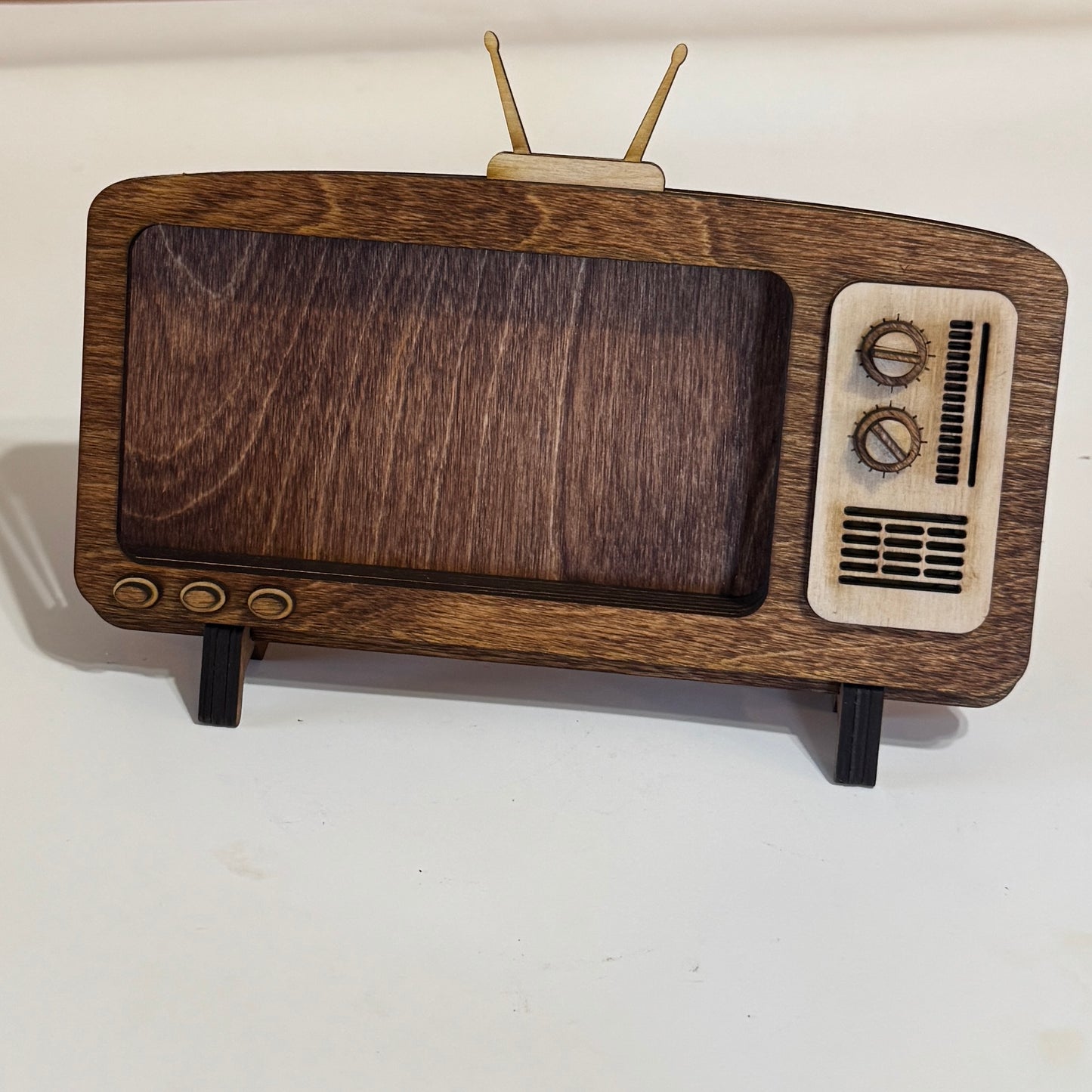 Retro TV Phone Stand