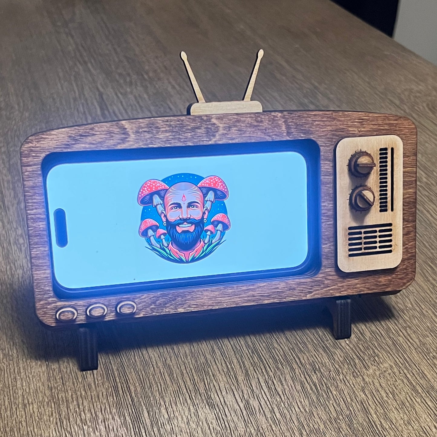 Retro TV Phone Stand